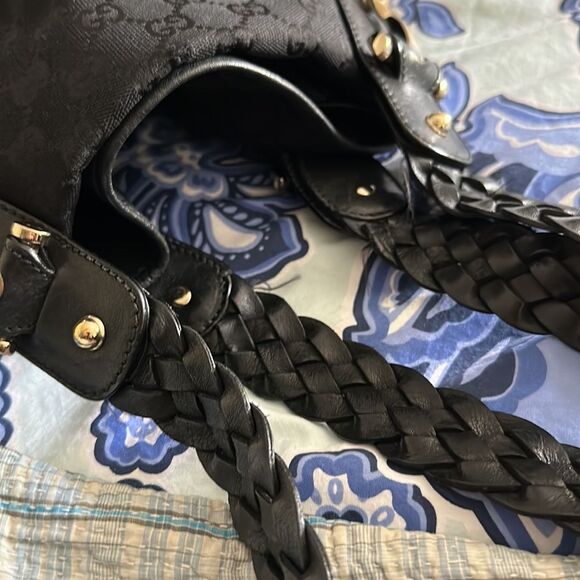 Gucci black canvas and leather Pelham shoulder bag. - Picture 10 of 13